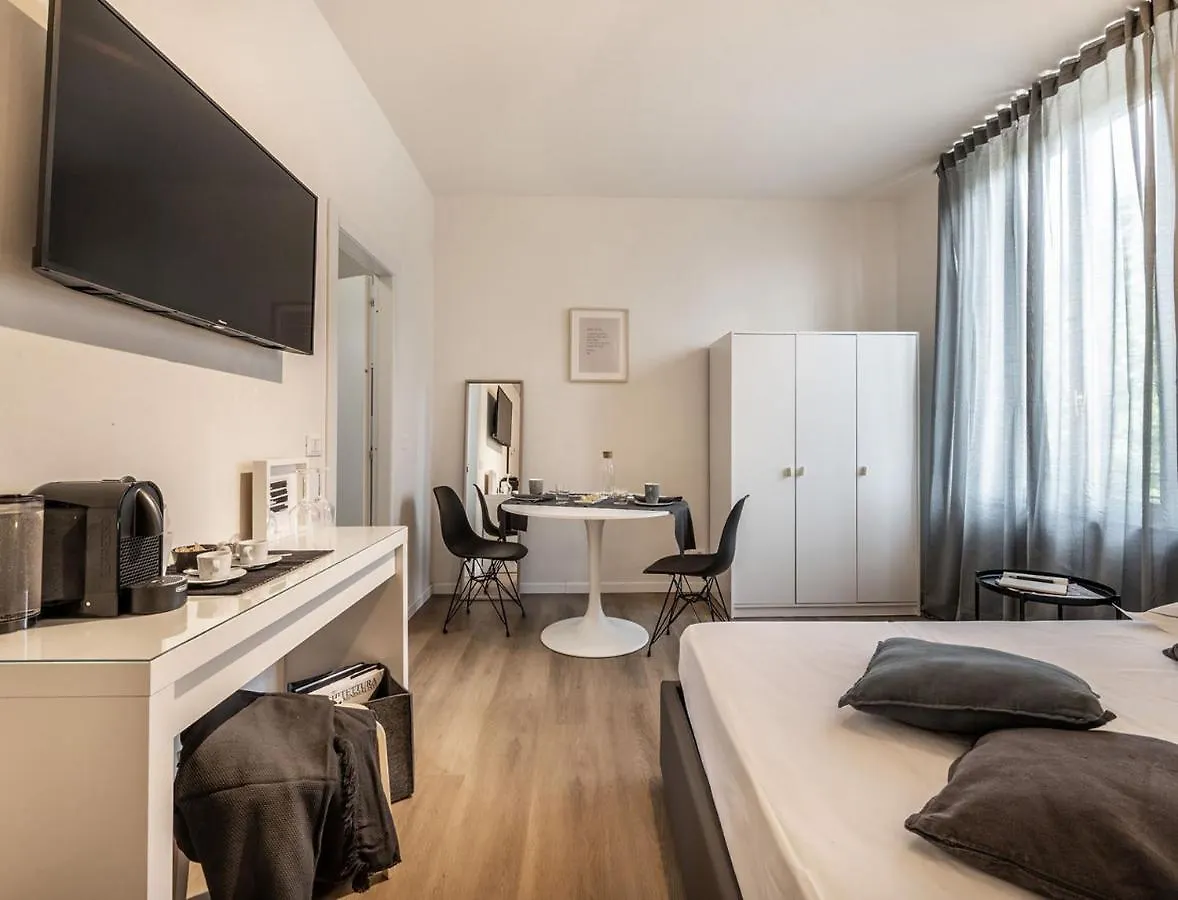 Emilia Suite Essence Modena Guest house
