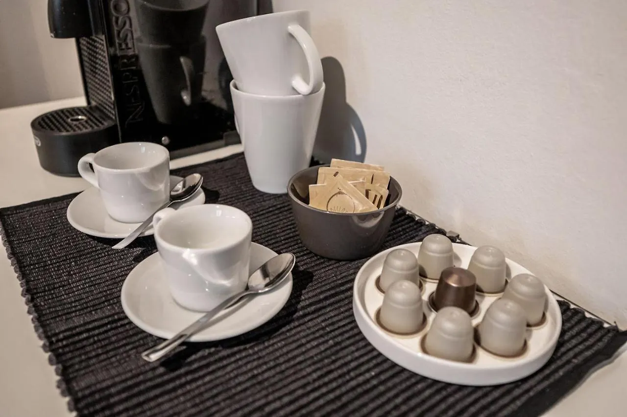 Emilia Suite Essence Modena