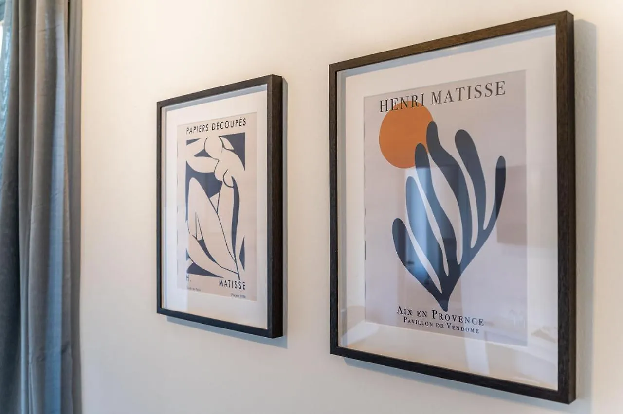 Emilia Suite Essence Modena 0*,
